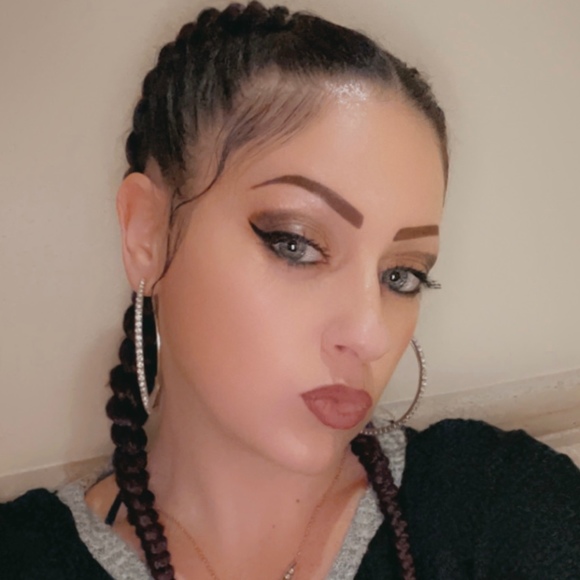 Meet your Posher, Brigid - Picture 1 of 1